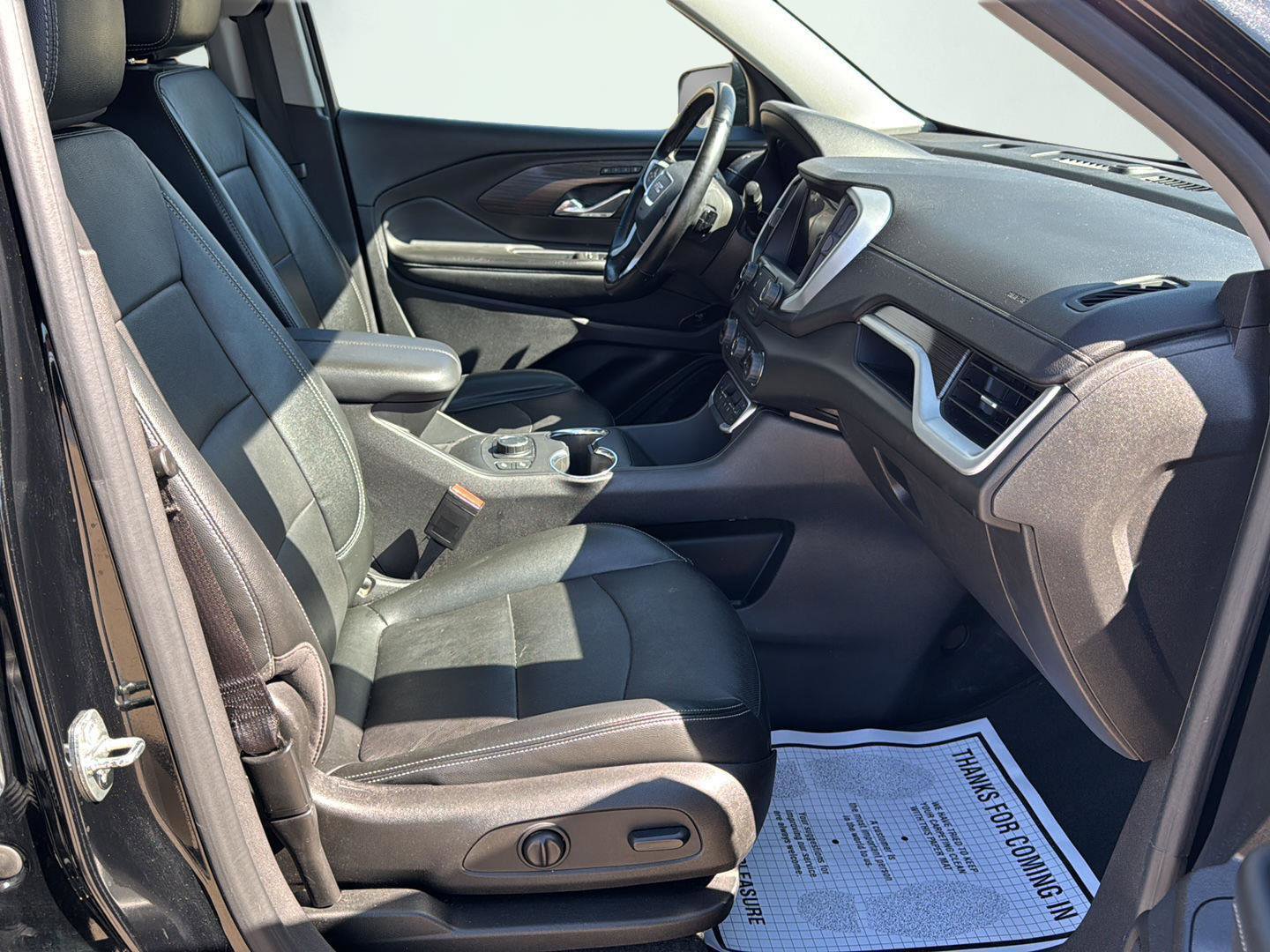 Used 2024 GMC Terrain SLT image 26