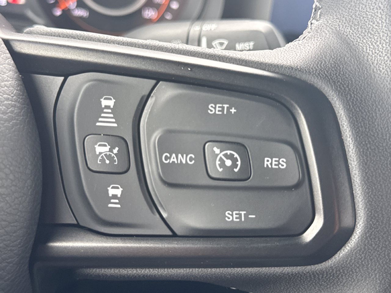 Used 2025 Jeep Gladiator Sport AWD/4WD image 26