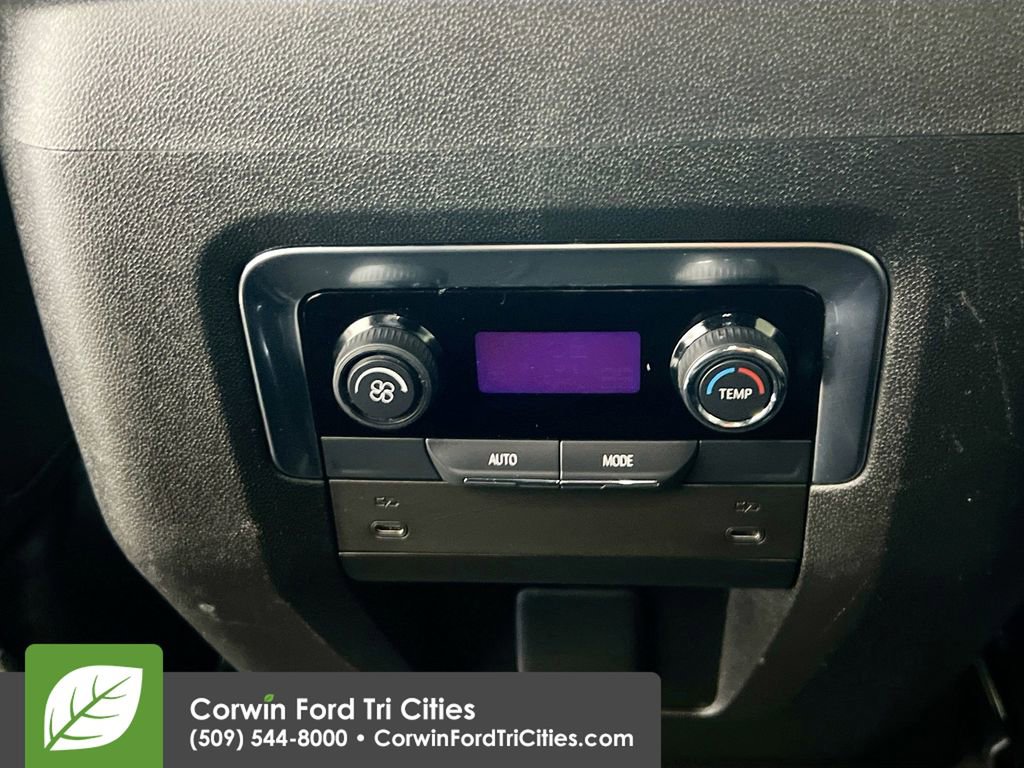 Used 2025 Chevrolet Suburban LT image 31