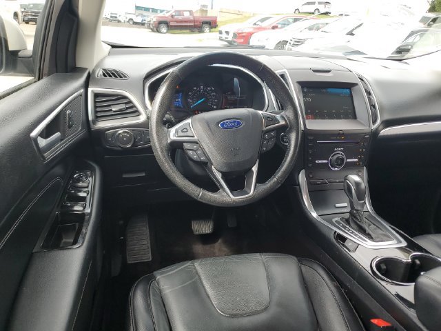 Used 2016 Ford Edge Titanium w/ Technology Package FWD image 11
