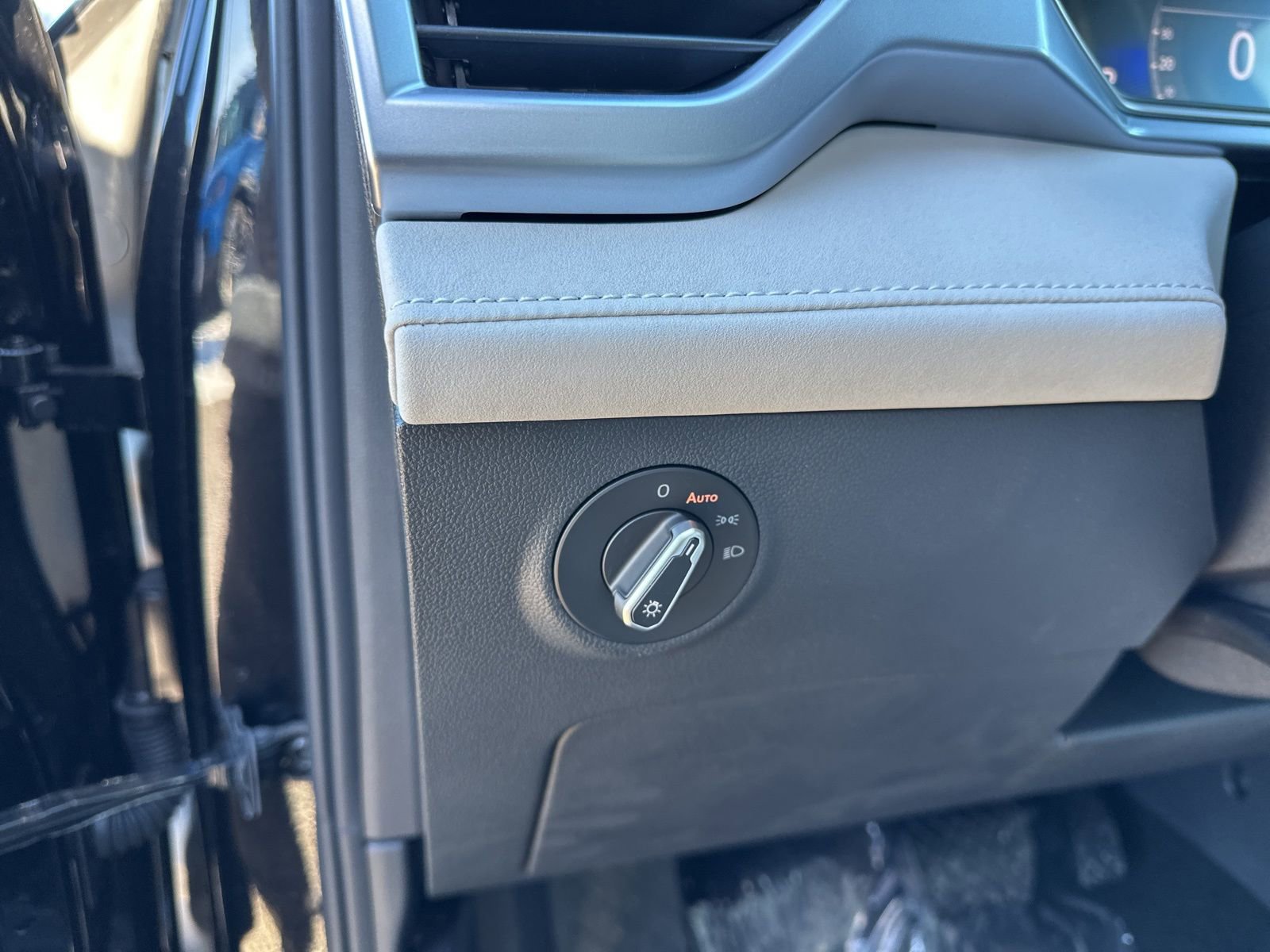 New 2026 Volkswagen Taos SE image 15