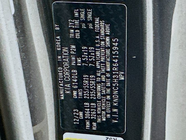 Used 2024 Kia Carnival EX FWD image 33