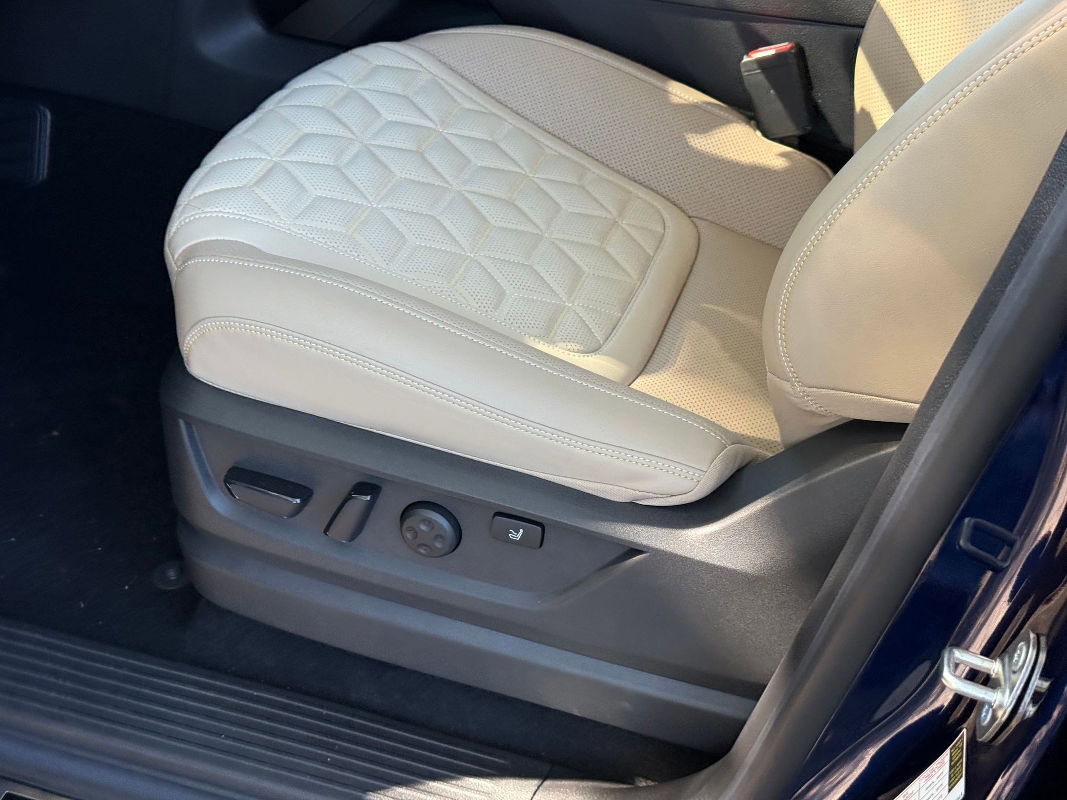 New 2026 Nissan Armada Platinum Reserve image 4