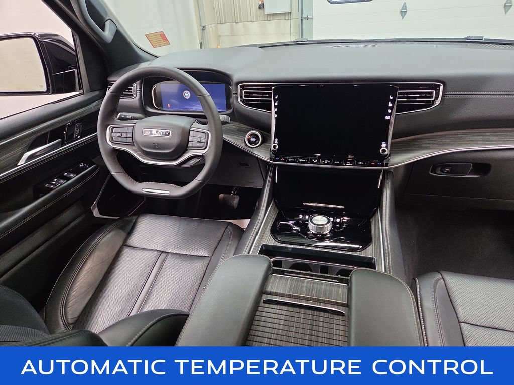 Used 2023 Jeep Wagoneer Series II AWD/4WD image 13