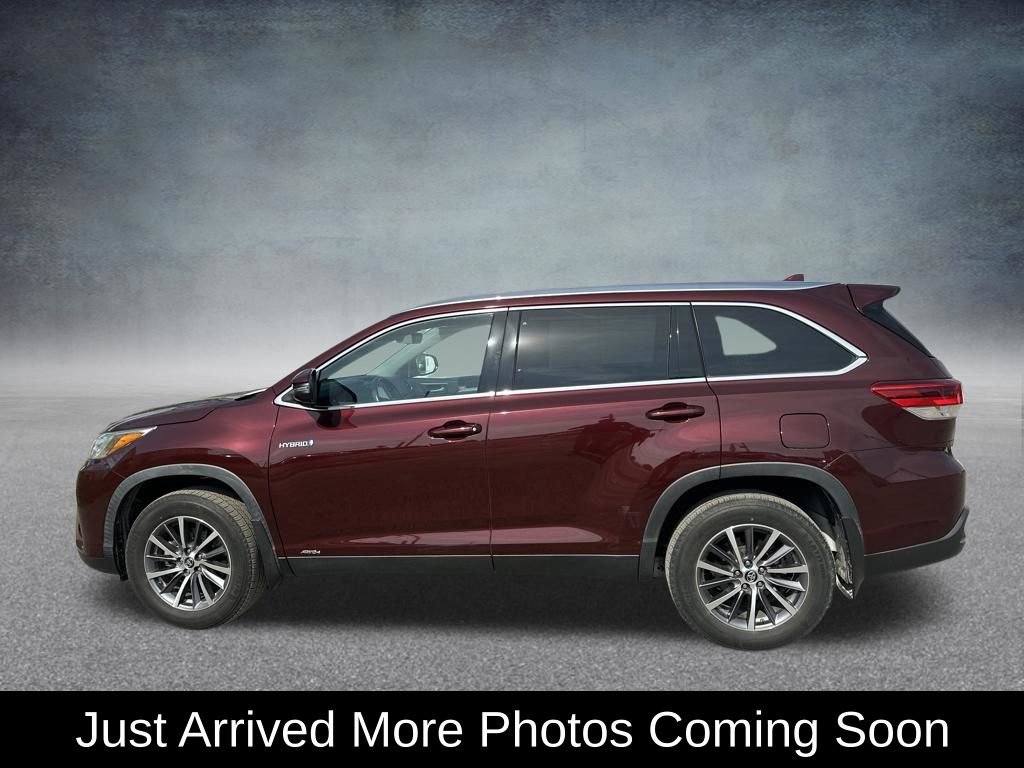 Used 2019 Toyota Highlander XLE image 2