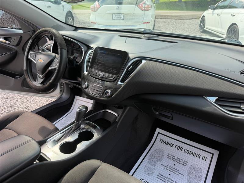 Used 2020 Chevrolet Malibu LT FWD image 14