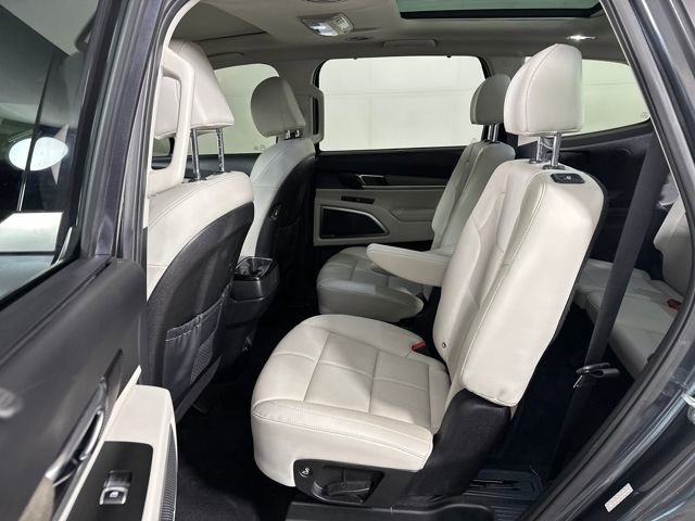 Used 2022 Kia Telluride SX w/ Towing Package image 42