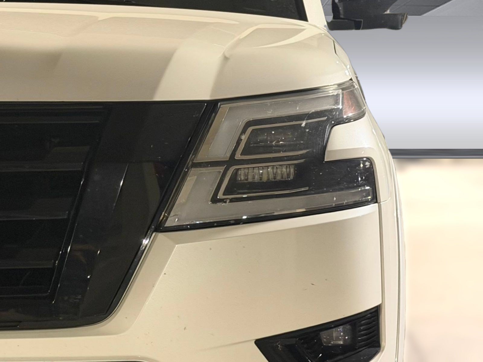 Used 2022 Nissan Armada SL w/ Midnight Edition Package RWD image 11