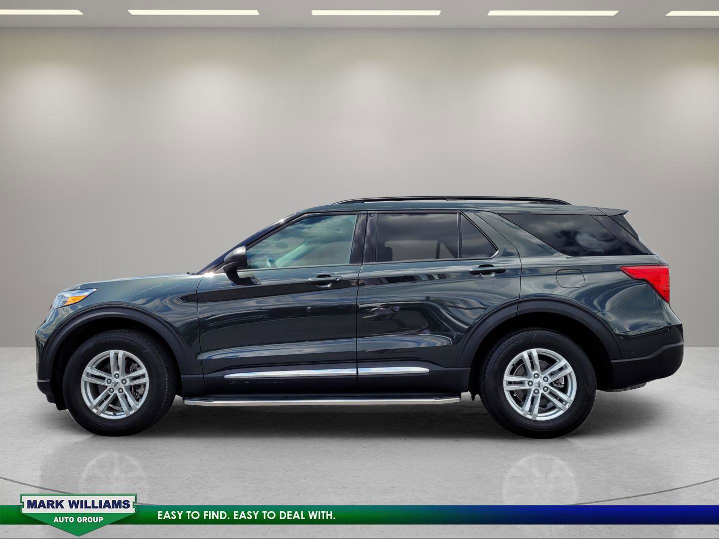 Used 2023 Ford Explorer XLT AWD/4WD image 7
