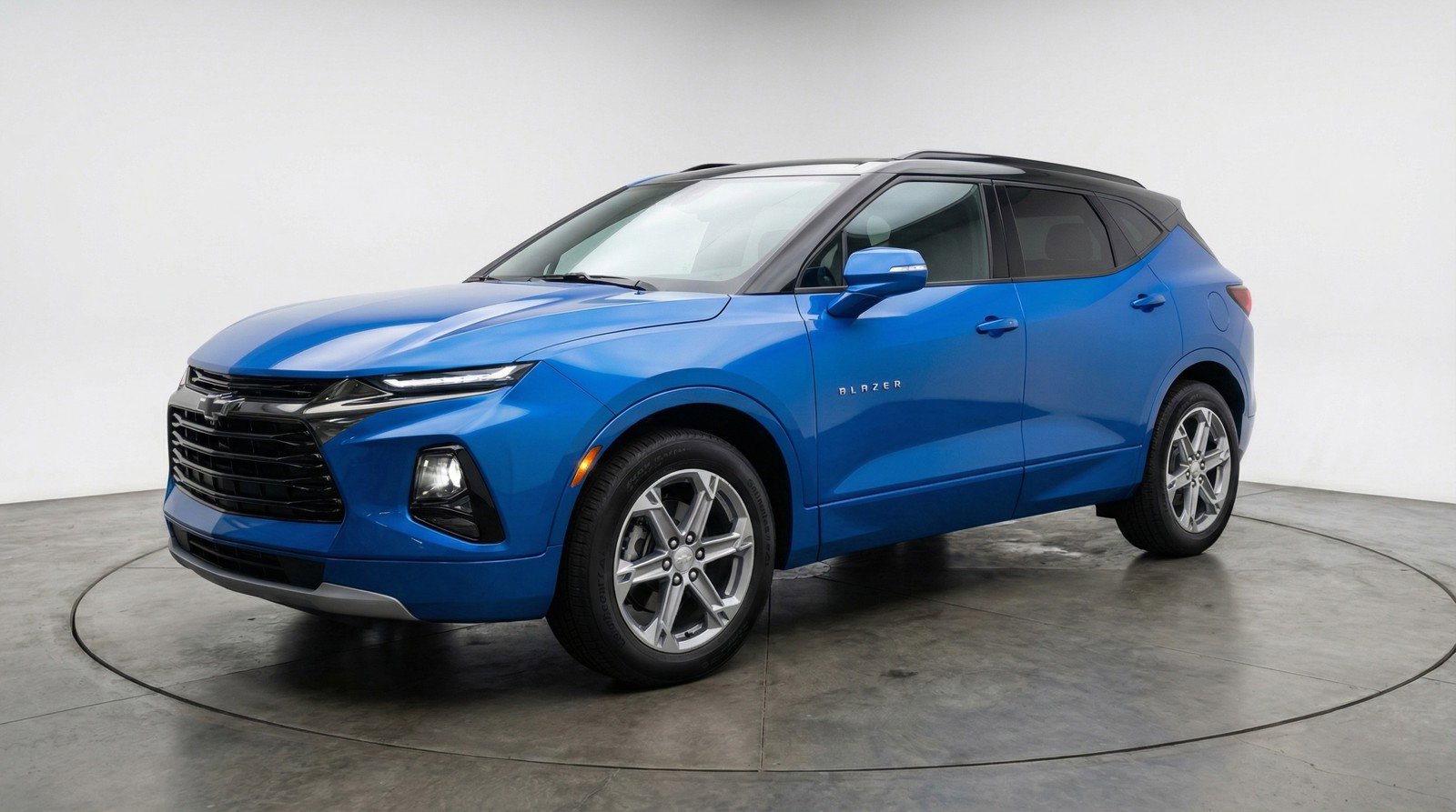 Used 2025 Chevrolet Blazer LT FWD image 3