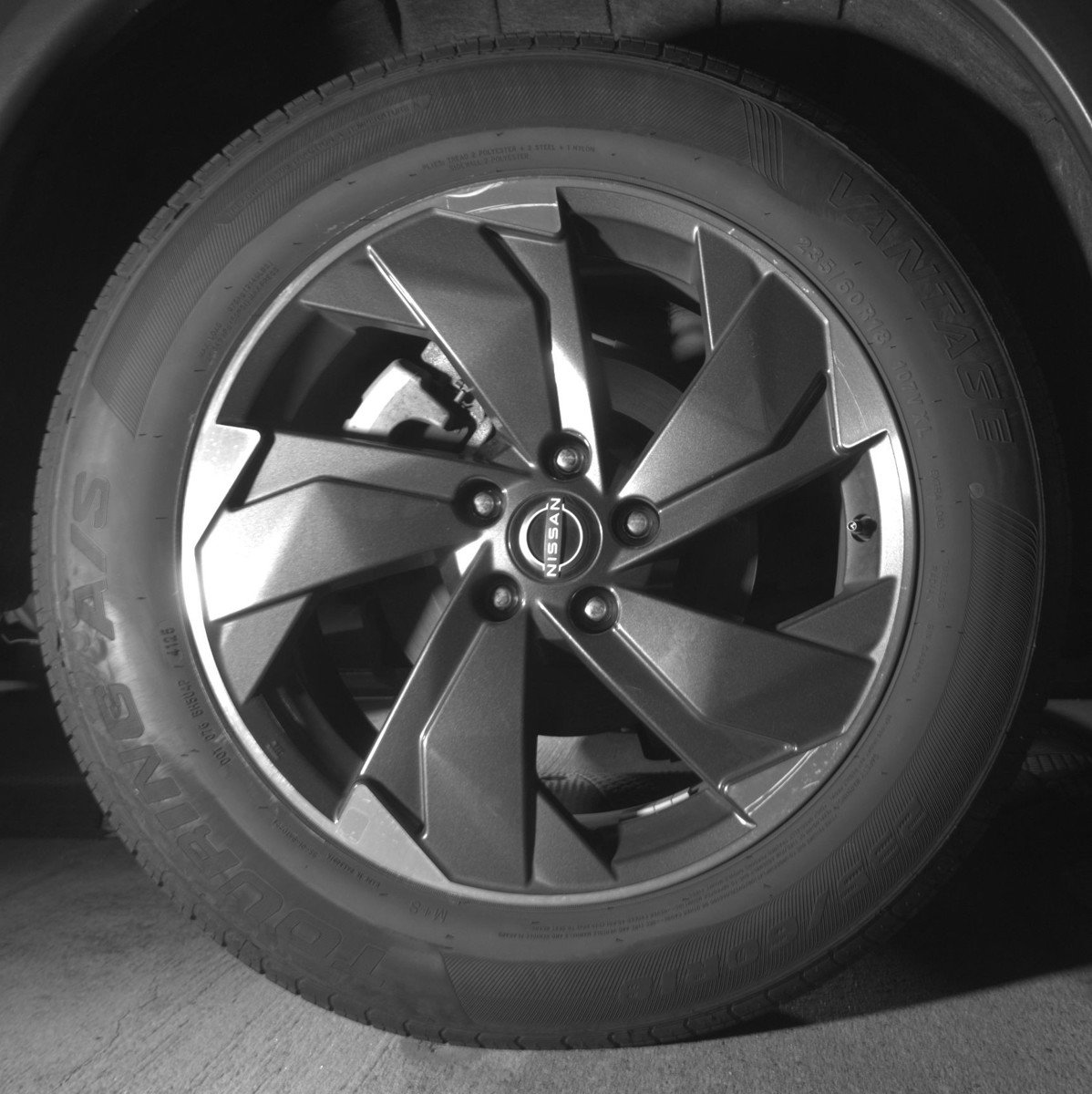 Used 2025 Nissan Rogue SV AWD/4WD image 15