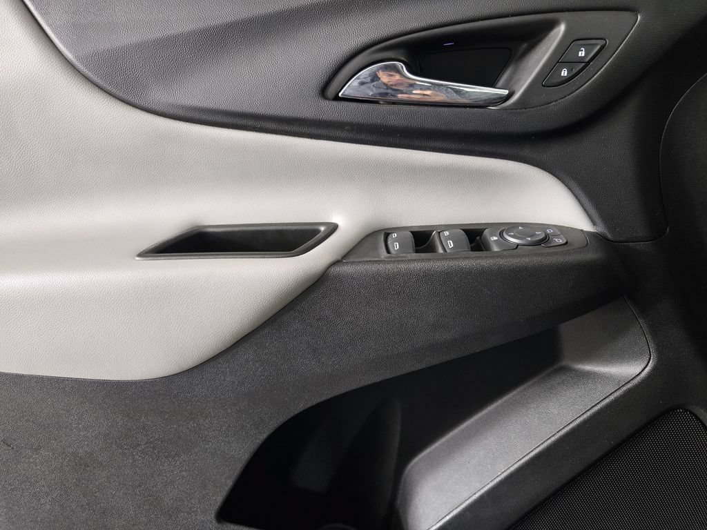 Used 2022 Chevrolet Equinox LS w/ LS Convenience Package FWD image 23
