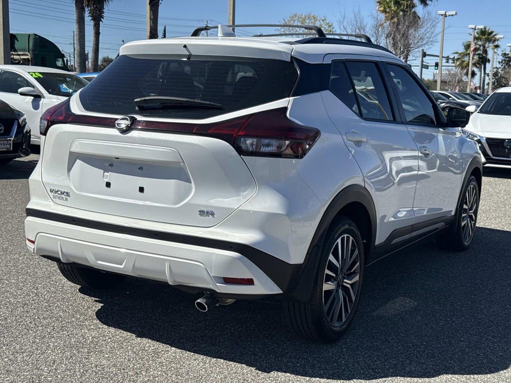 Certified 2023 Nissan Kicks SR w/ Exterior Package image 4