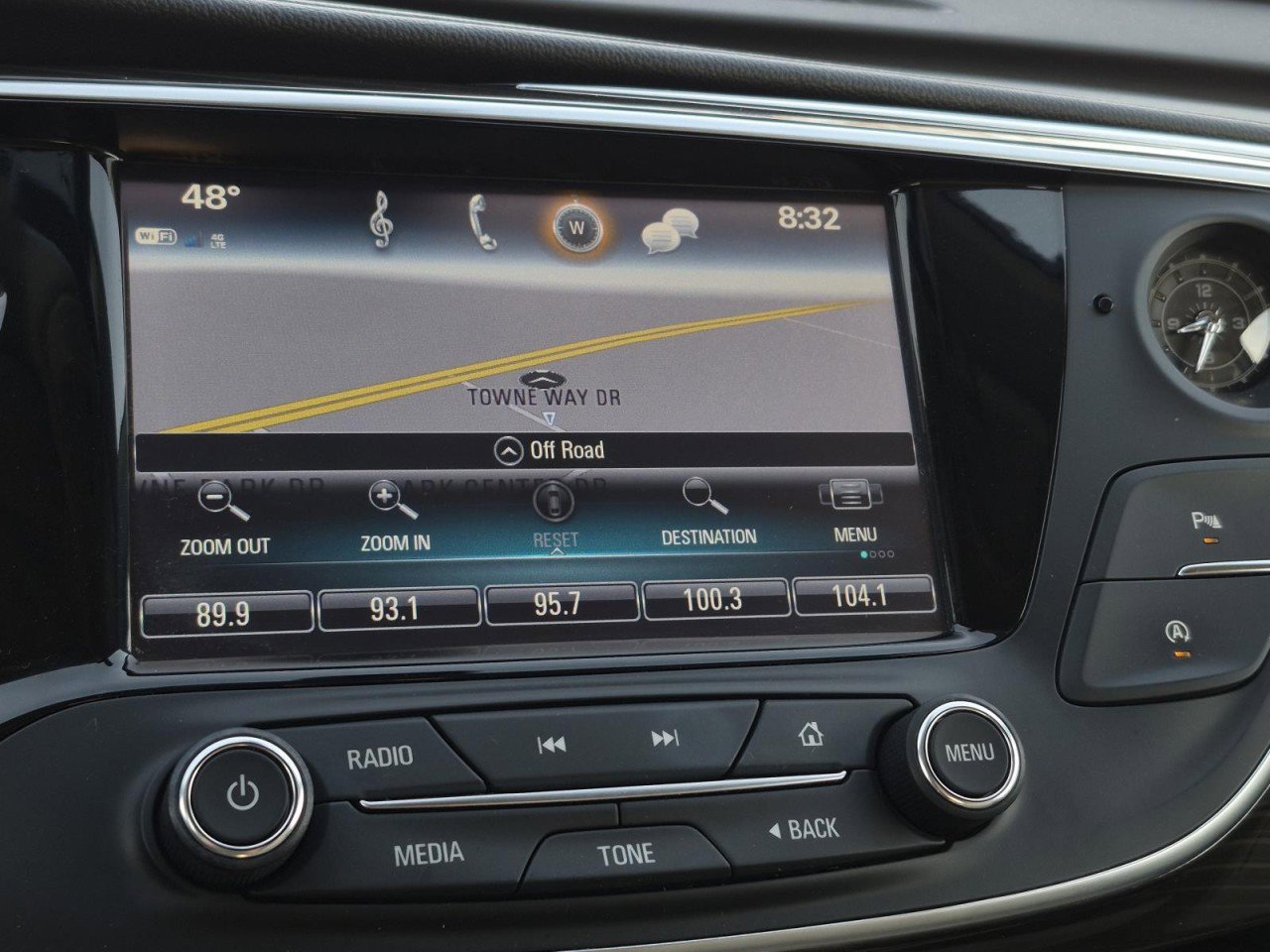 Used 2019 Buick Envision Essence image 27