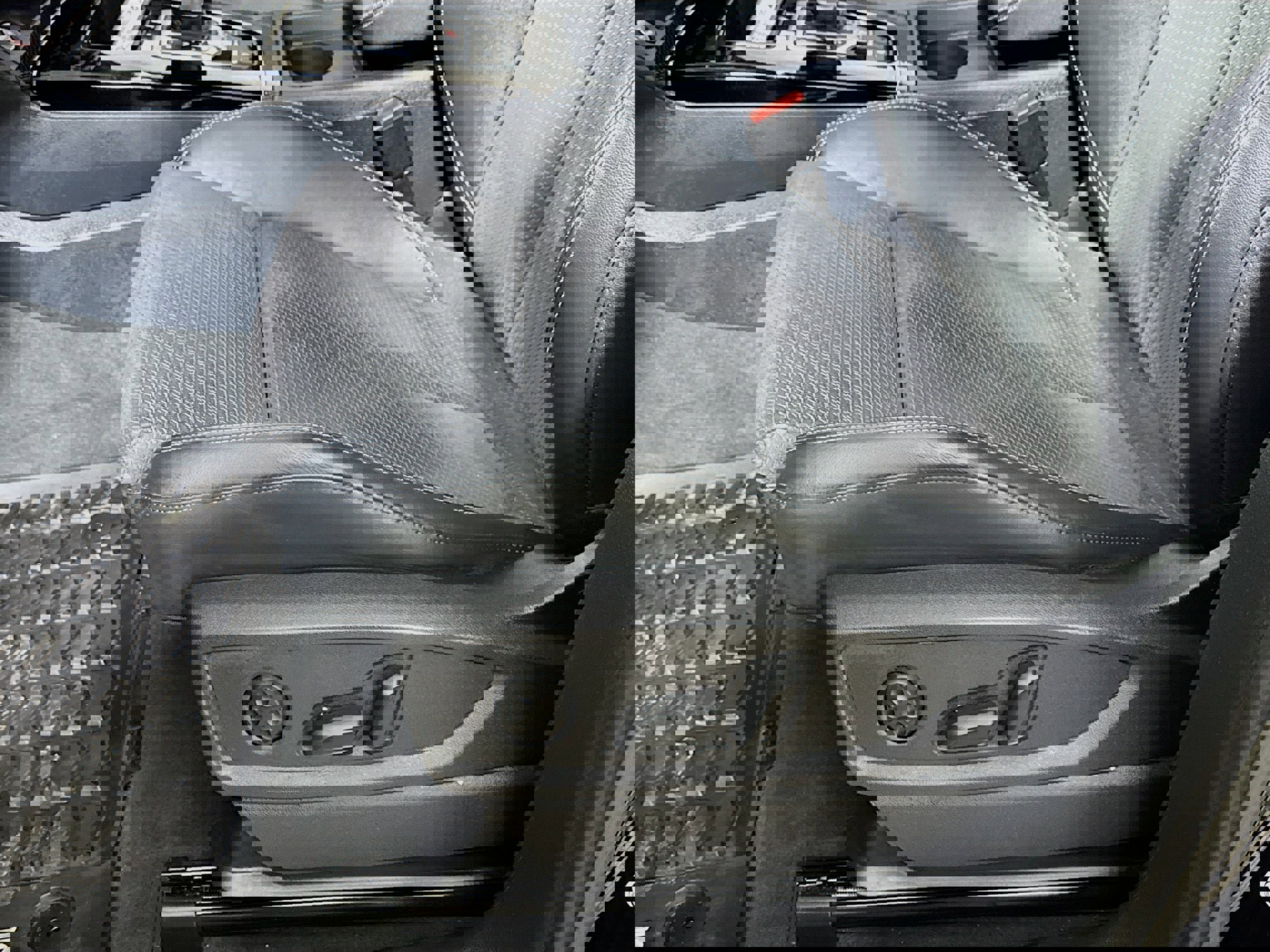 Used 2023 Audi SQ5 Premium w/ Convenience Package image 21