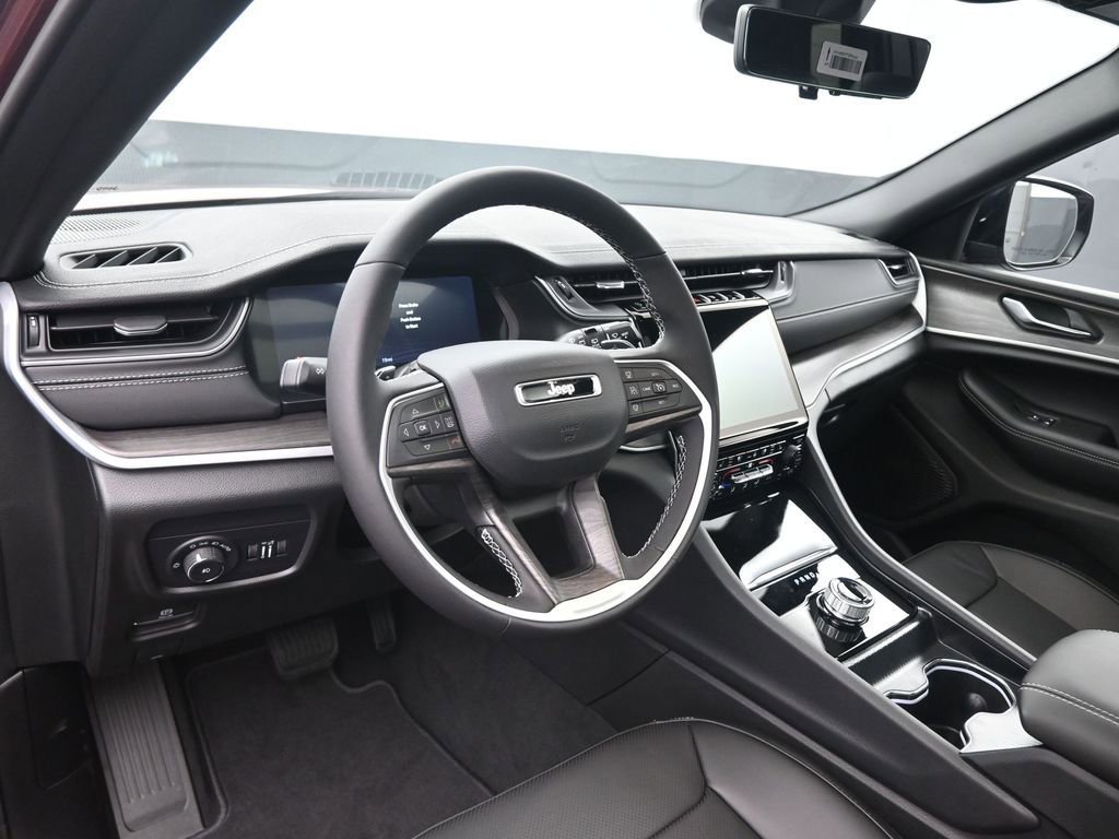 New 2025 Jeep Grand Cherokee L Limited w/ Luxury Tech Group II image 33