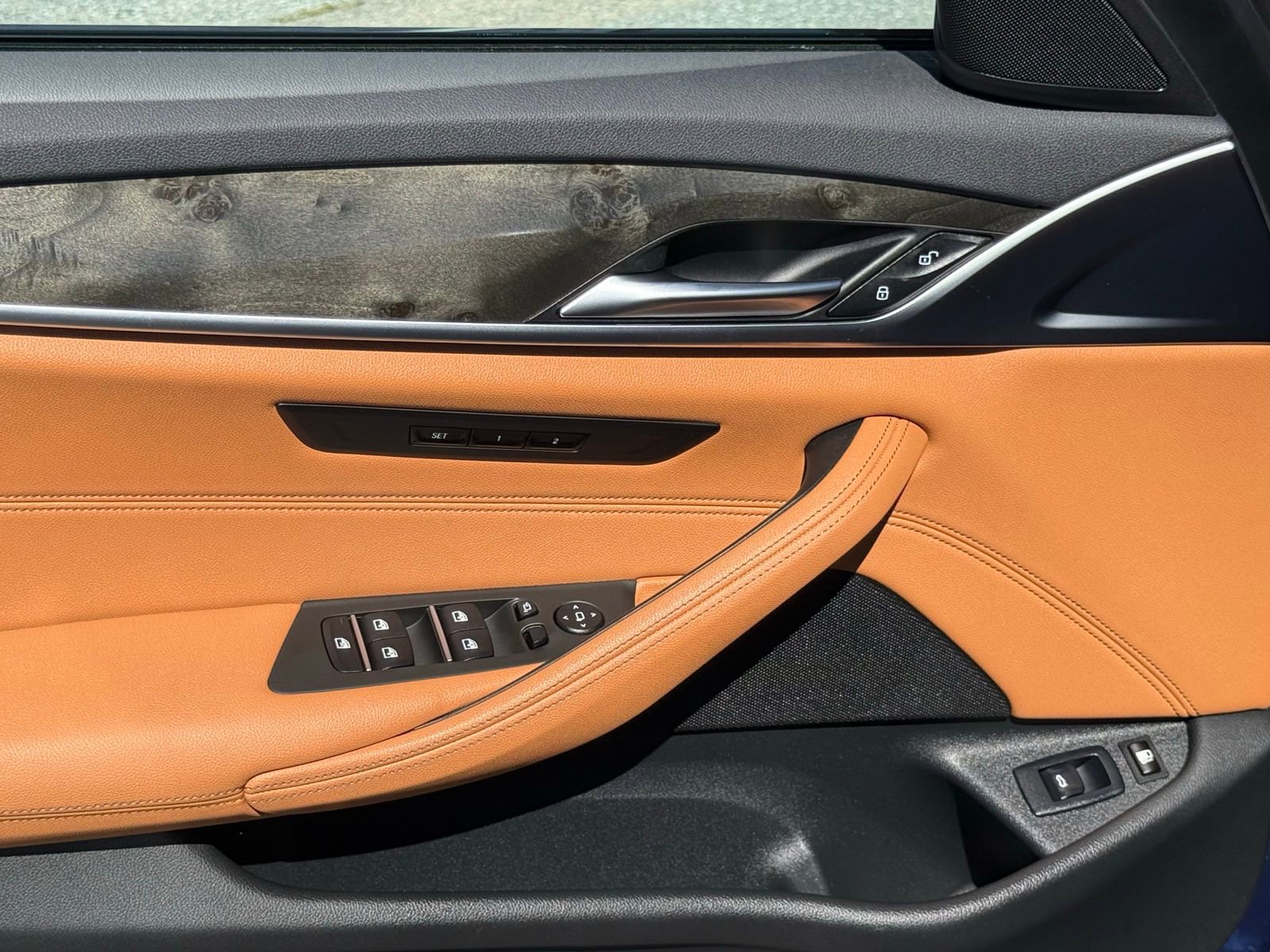 Used 2023 BMW 530e 530e iPerformance w/ M Sport Package image 20