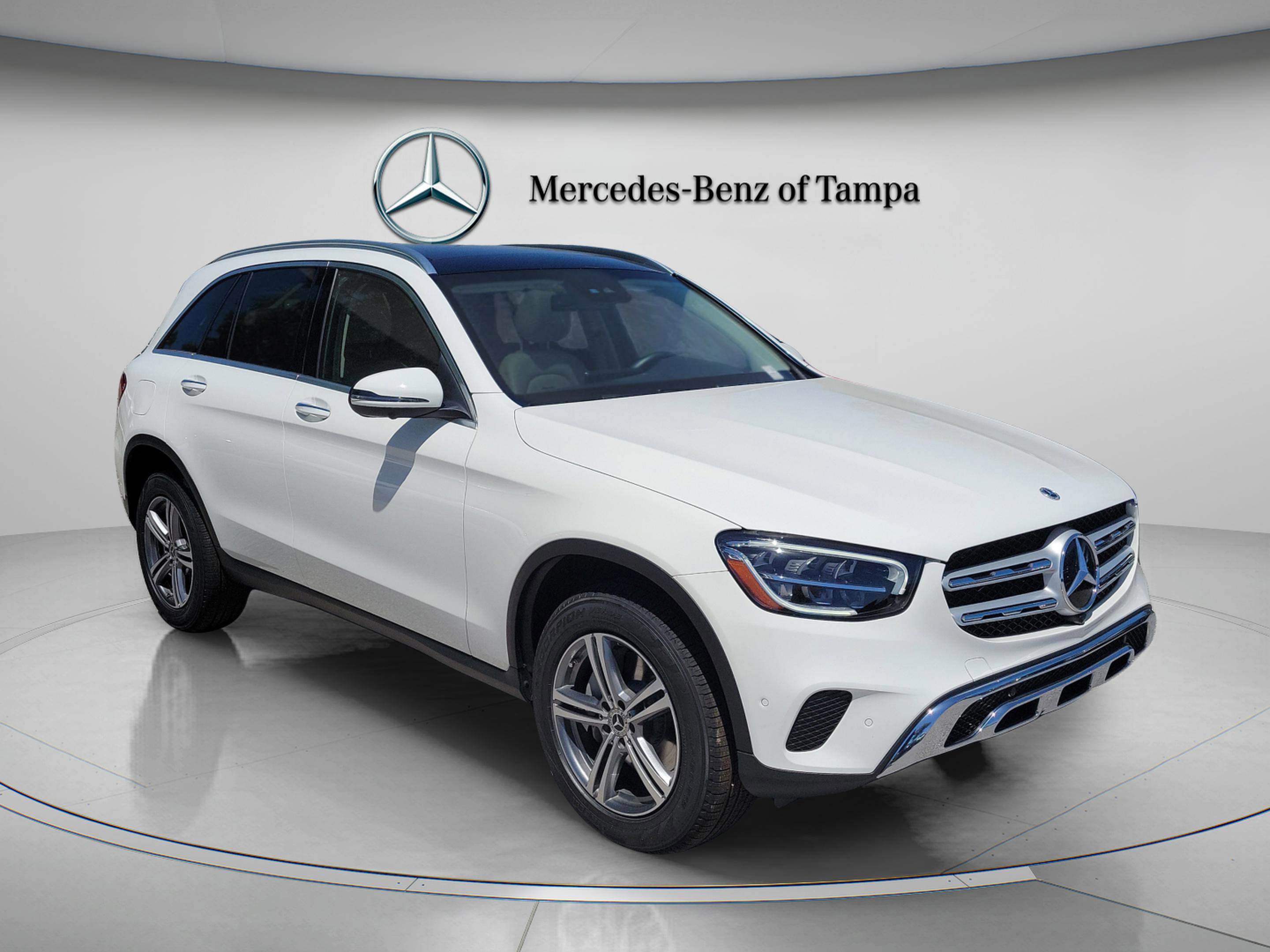 Certified 2022 Mercedes-Benz GLC 300 w/ Premium Package Lite image 4