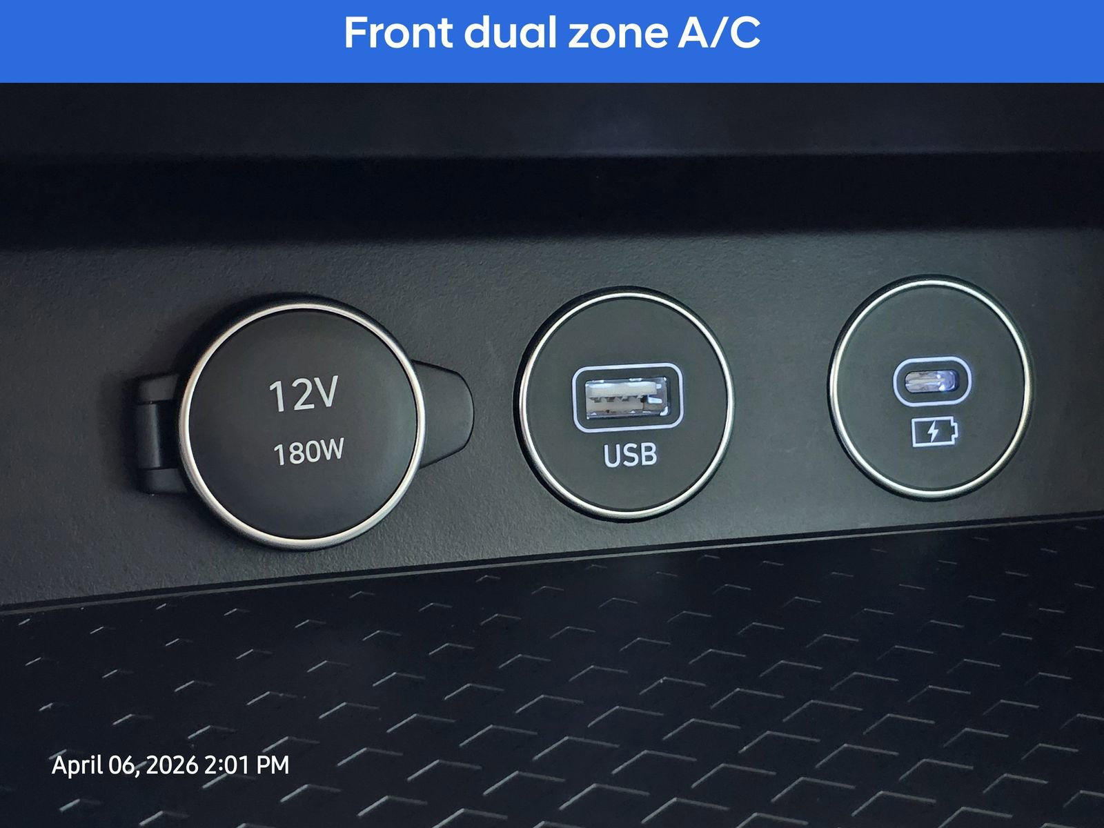 Used 2025 Genesis G70 2.5T image 25