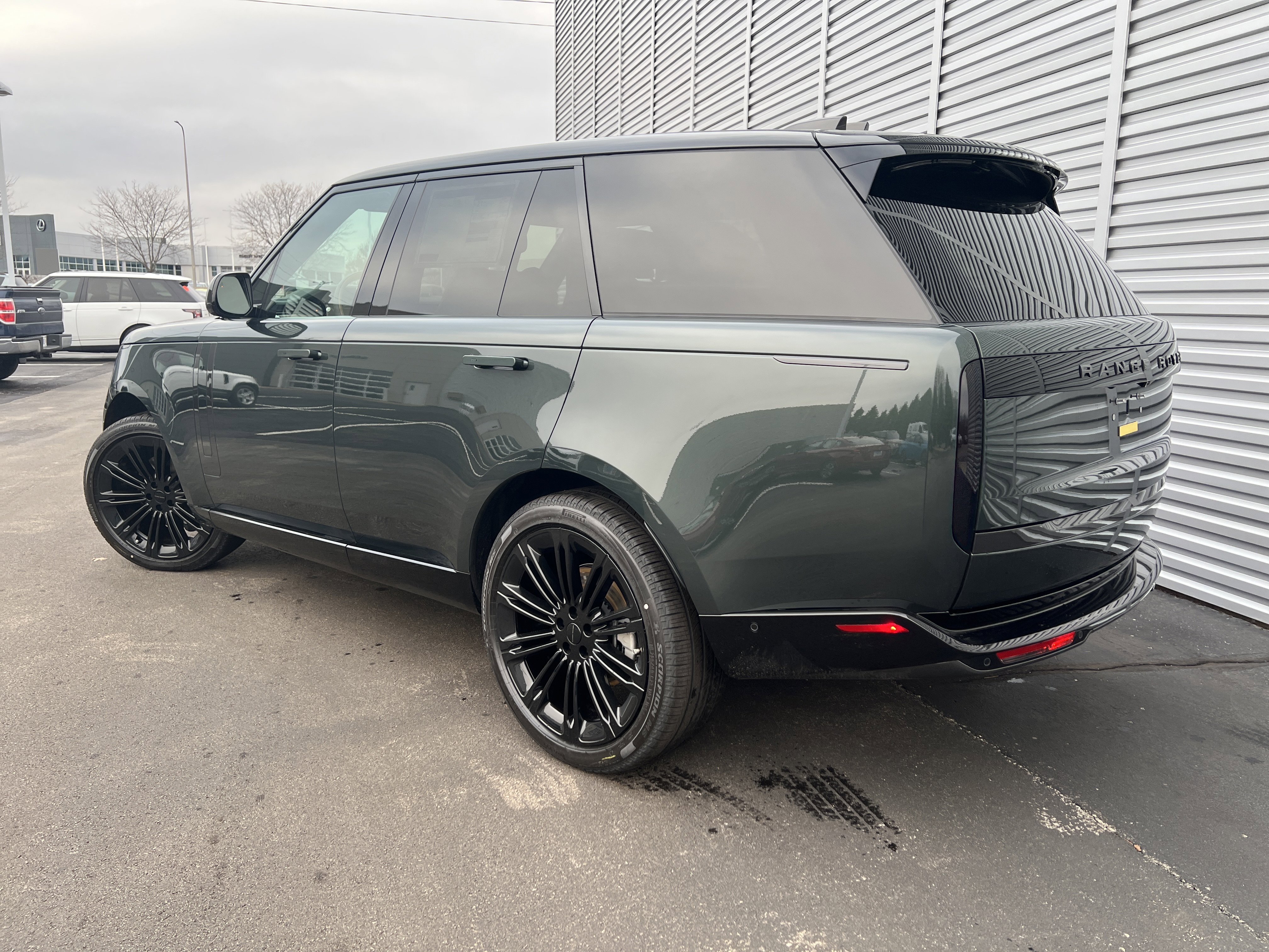 New 2026 Land Rover Range Rover SE image 3