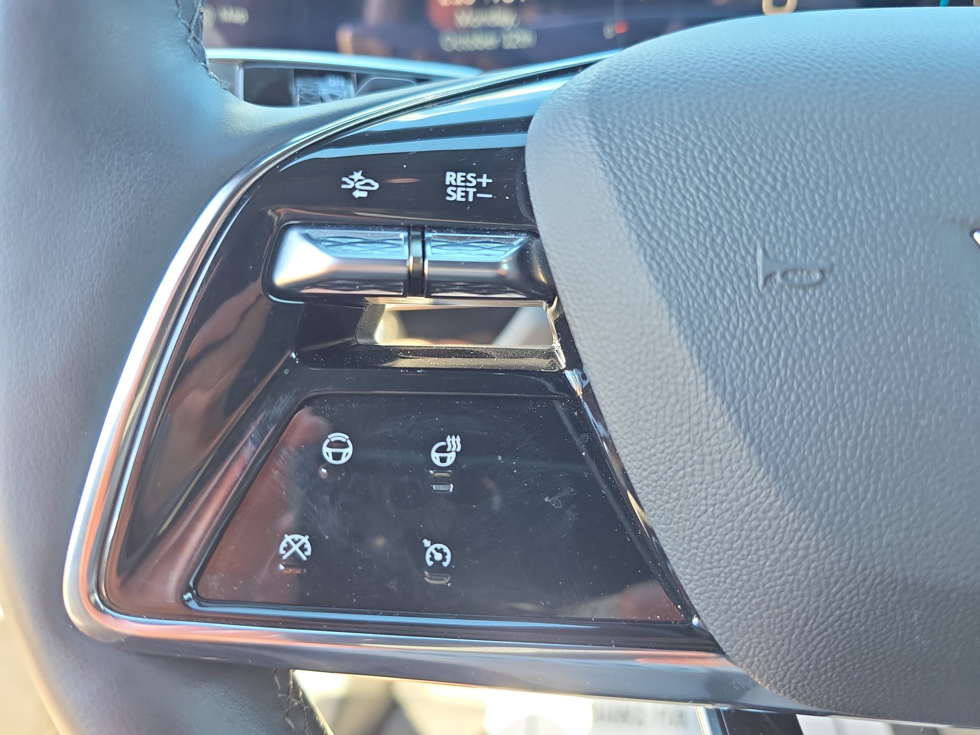 Used 2023 Cadillac Lyriq 2WD image 17