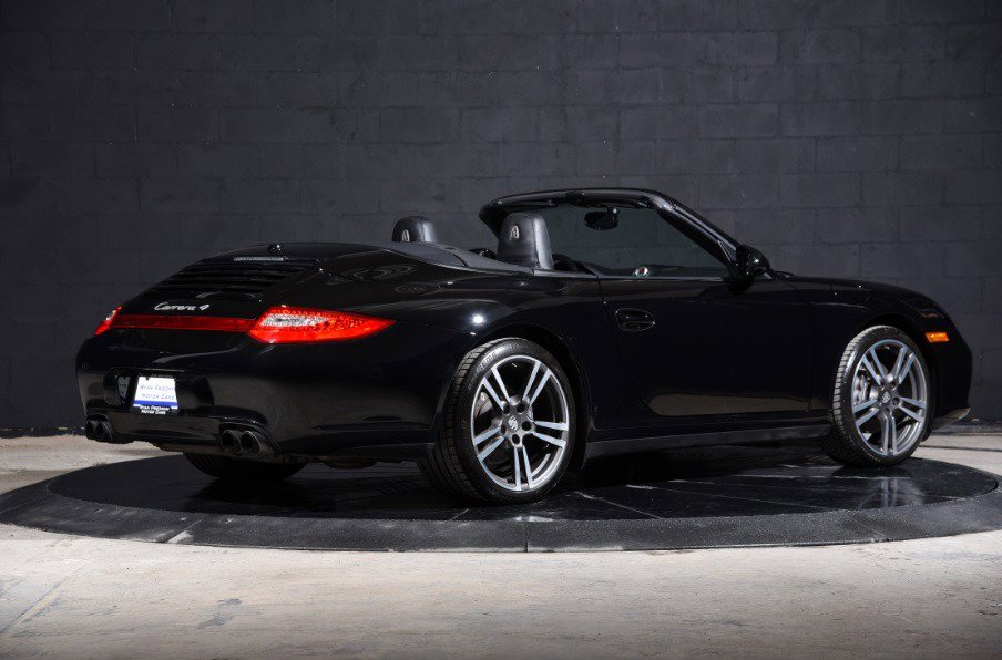 Used 2012 Porsche 911 Carrera 4 image 4