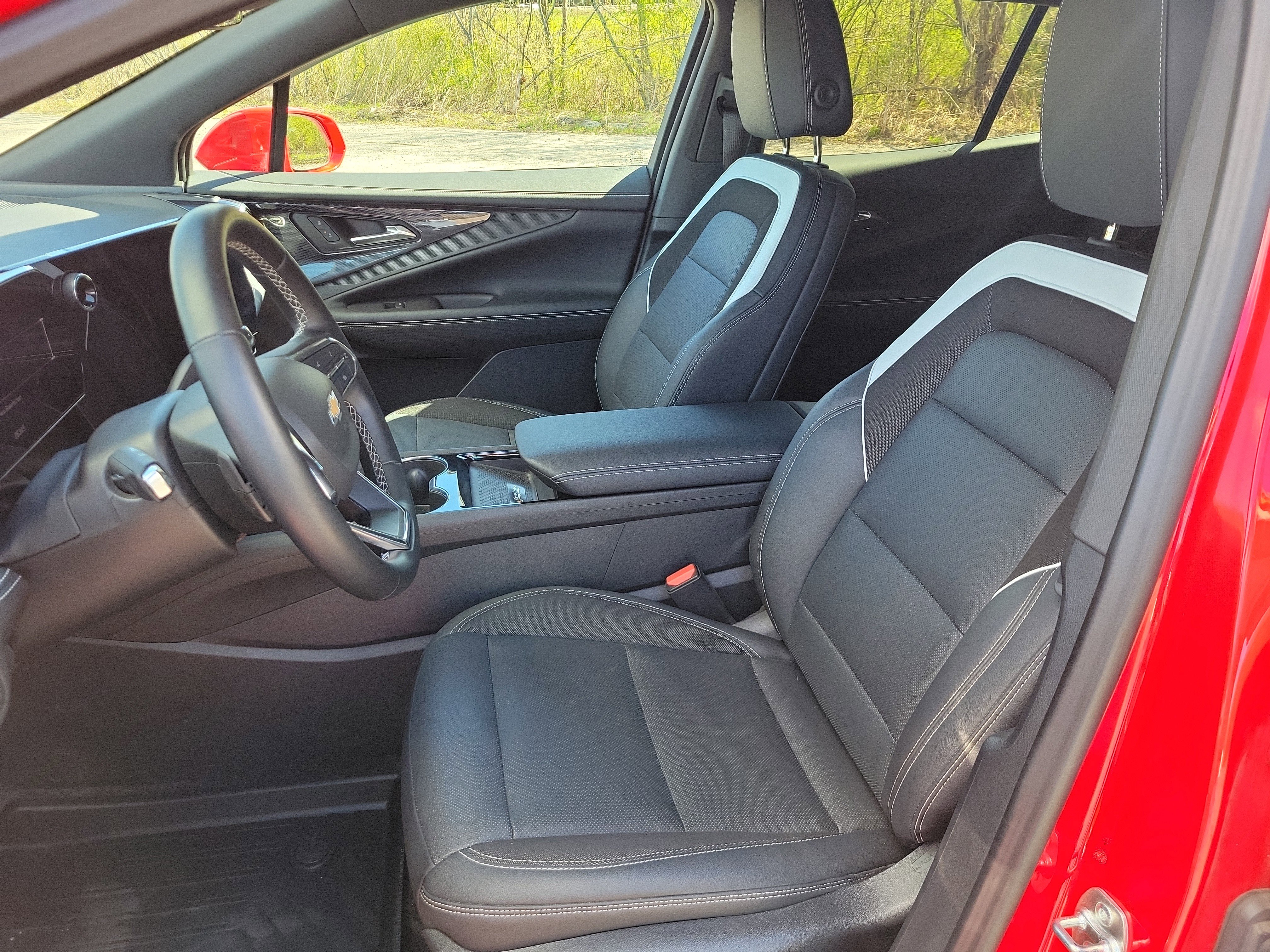 Used 2024 Chevrolet Blazer EV LT AWD/4WD image 14