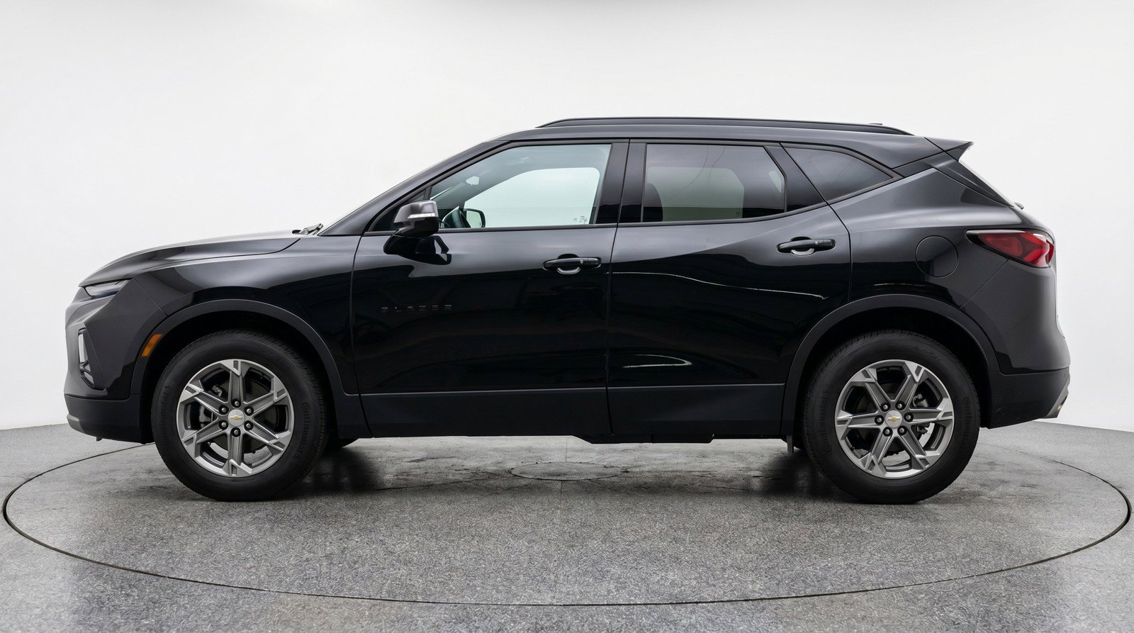 Used 2025 Chevrolet Blazer LT FWD image 5