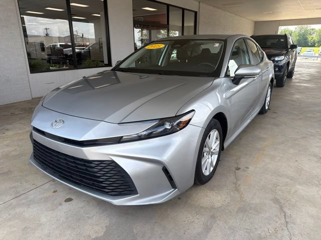 Used 2025 Toyota Camry LE FWD image 2