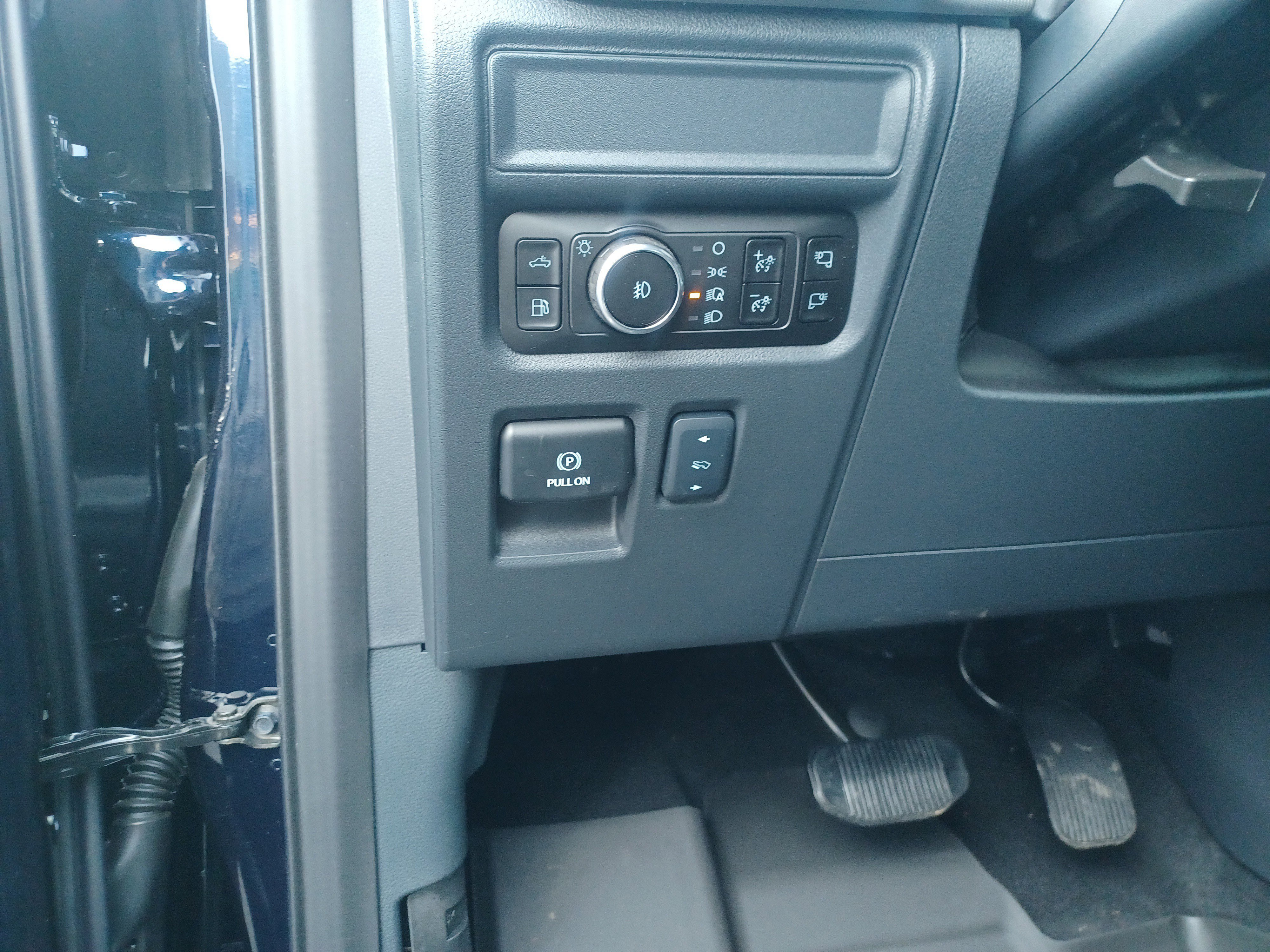 New 2025 Ford F150 Lariat w/ Equipment Group 502A High image 21