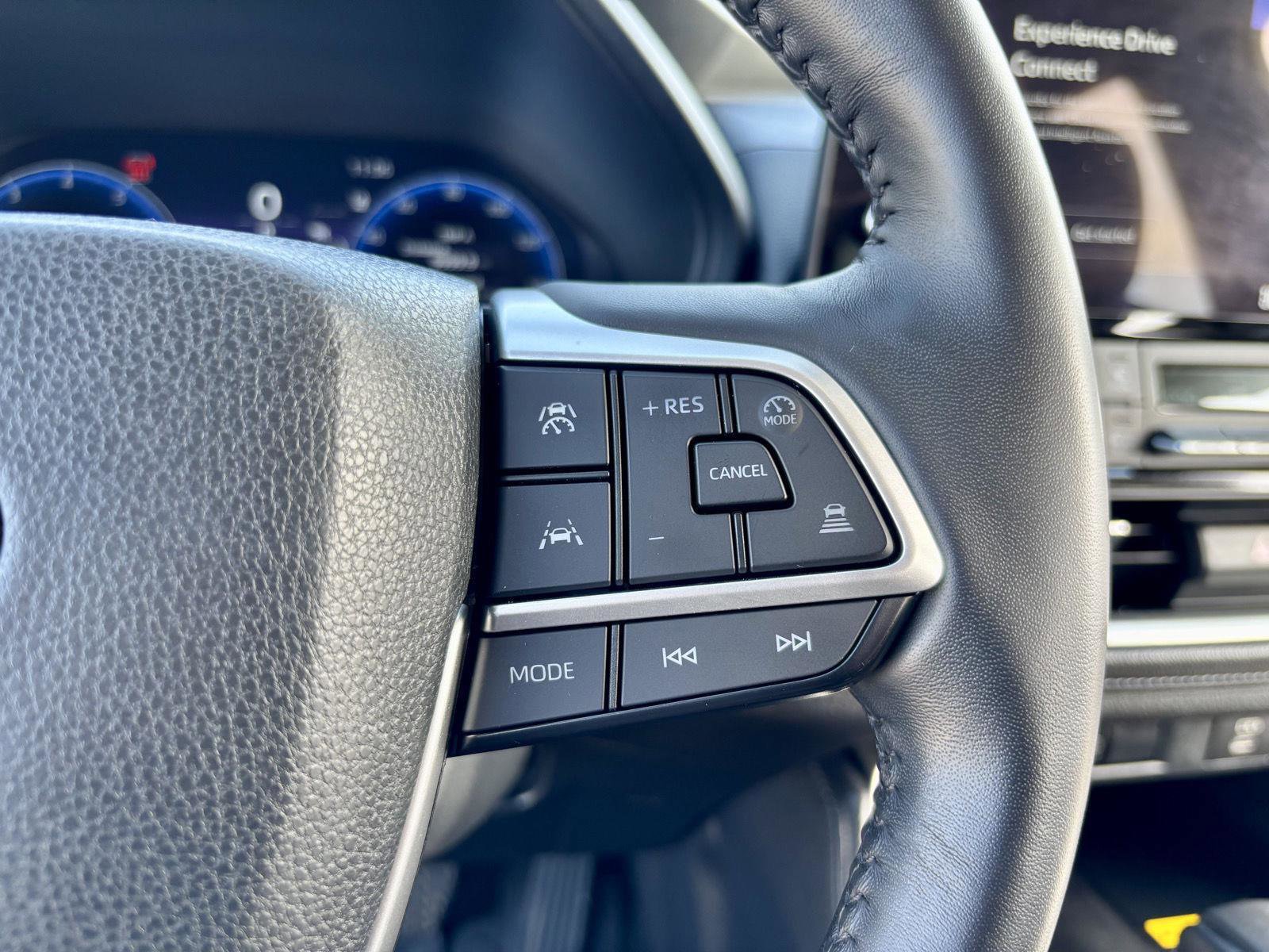 Used 2024 Toyota Grand Highlander Limited AWD/4WD image 27