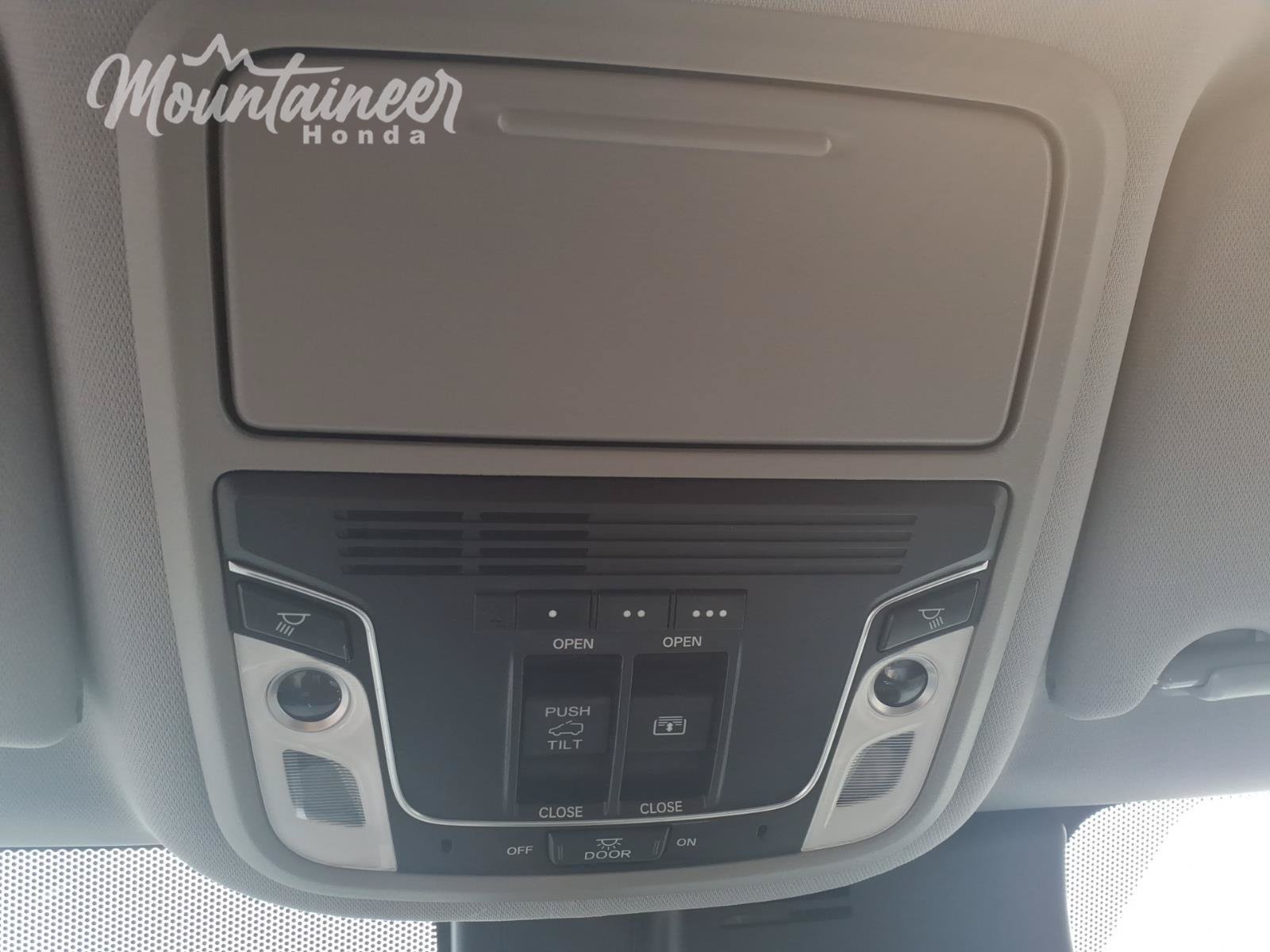 Used 2018 Honda Pilot Elite image 37