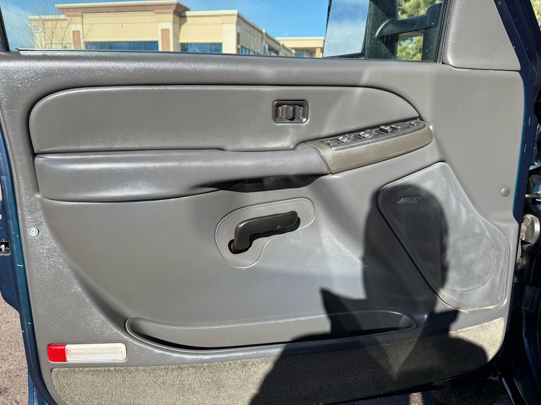 Used 2005 Chevrolet Silverado 2500 LS w/ Heavy-Duty Power Package image 14