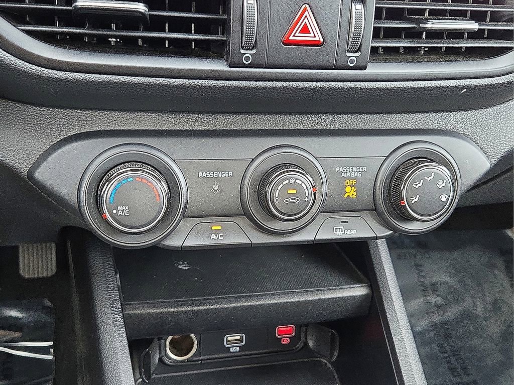 Used 2024 Kia Forte LXS image 27