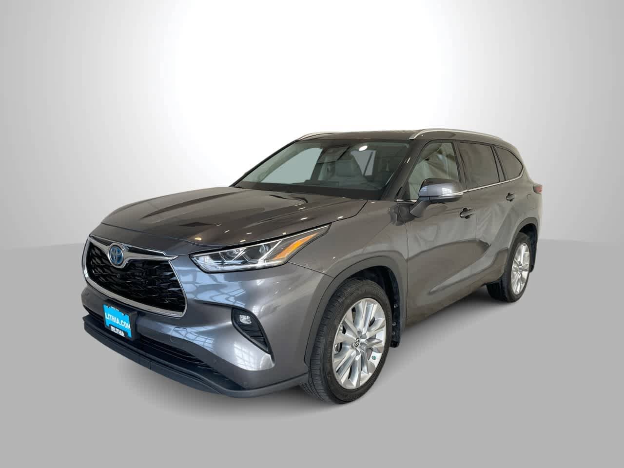 Used 2024 Toyota Highlander Limited AWD/4WD image 1