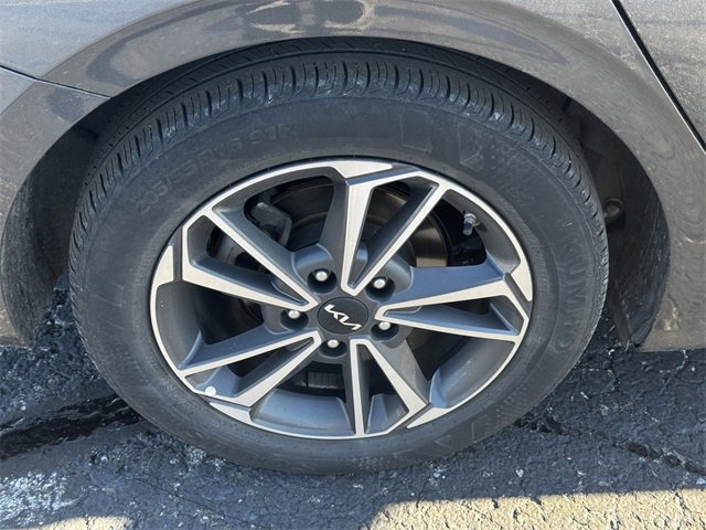 Used 2023 Kia Forte LXS image 11