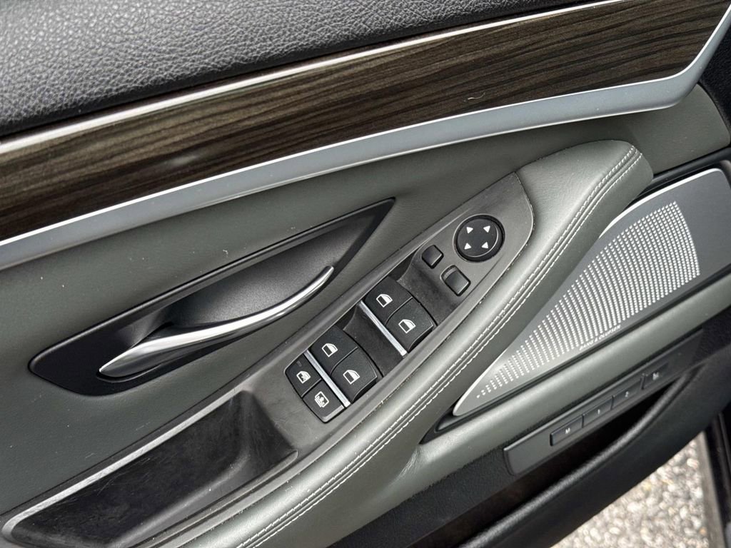 Used 2013 BMW M5 image 27