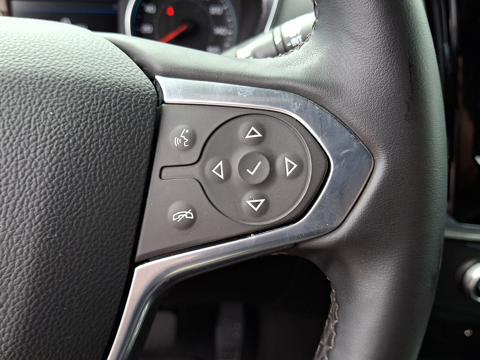 Certified 2023 Chevrolet Traverse LT FWD image 23