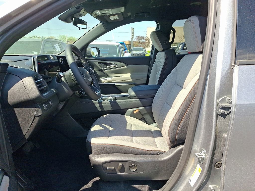 New 2026 Chevrolet Traverse LT FWD image 7