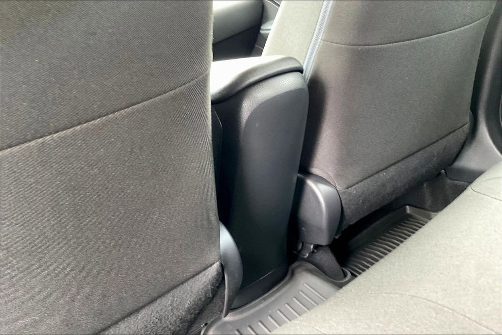 Used 2019 Toyota C-HR LE FWD image 10