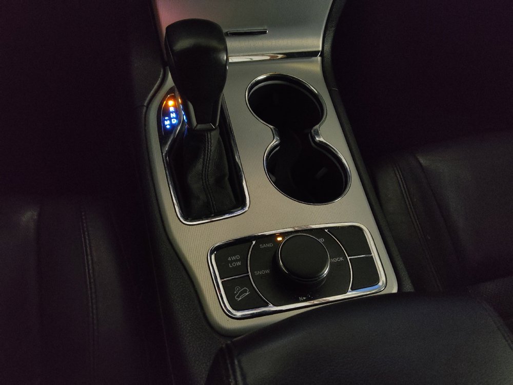 Used 2018 Jeep Grand Cherokee Limited AWD/4WD image 26