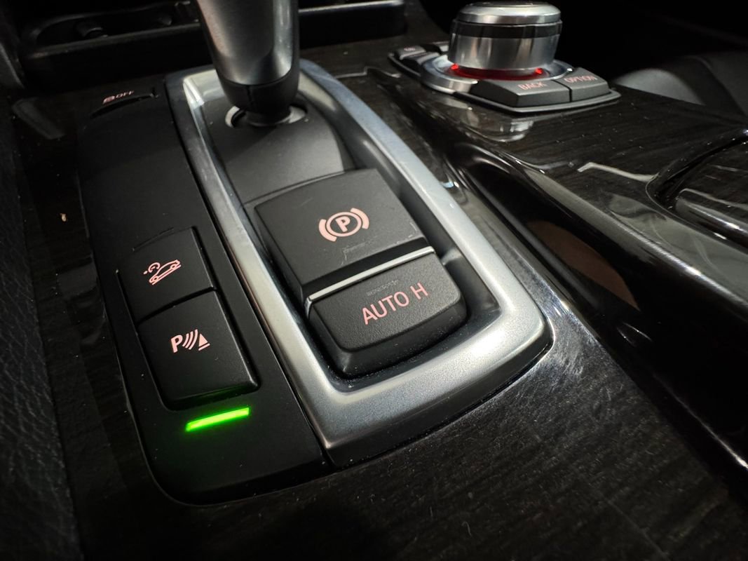 Used 2011 BMW 535i xDrive Sedan image 23