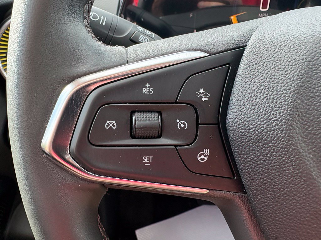 Used 2024 Chevrolet Trax ACTIV w/ Sunroof Package FWD image 18