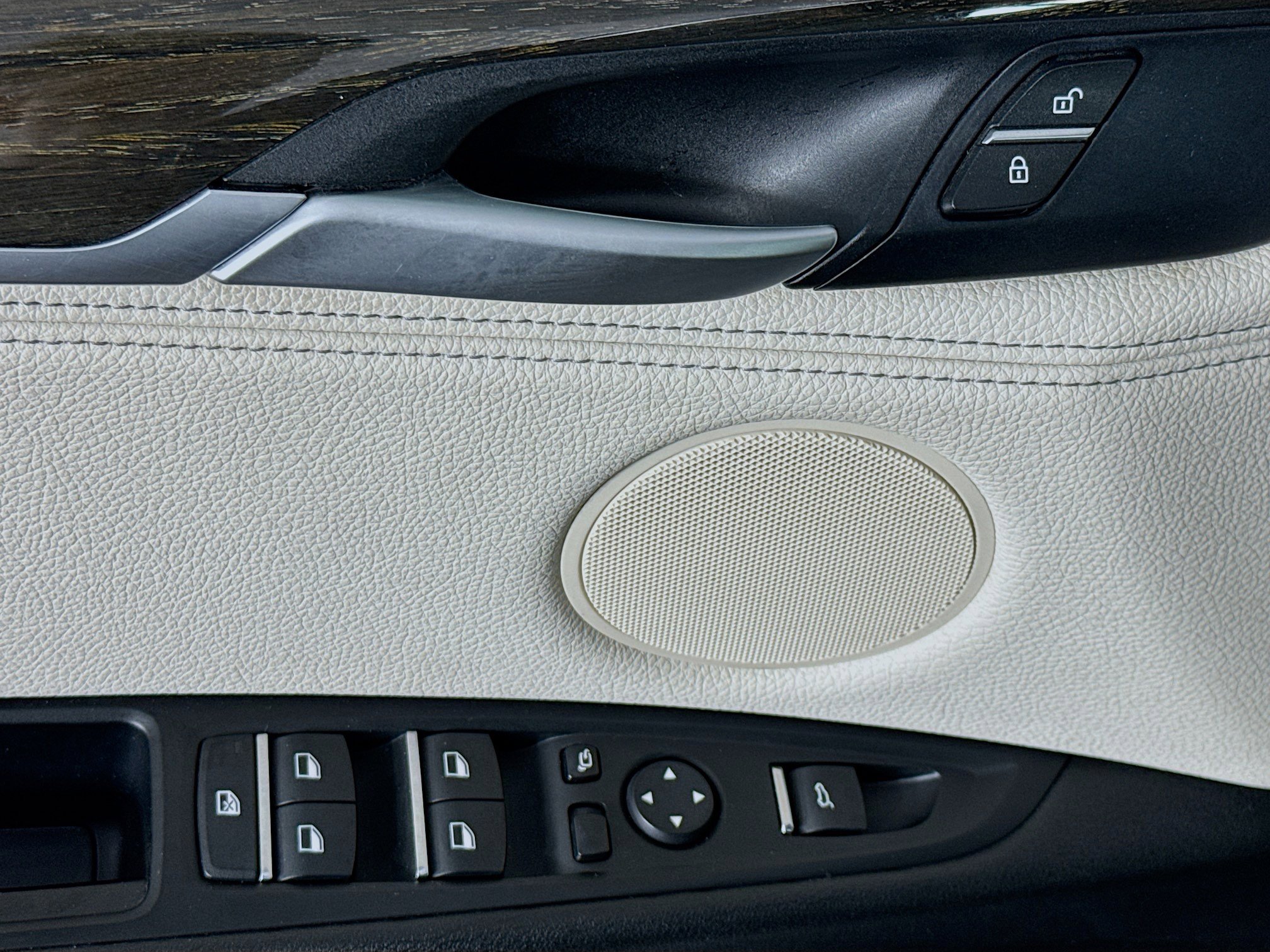 Used 2018 BMW X5 xDrive40e image 23