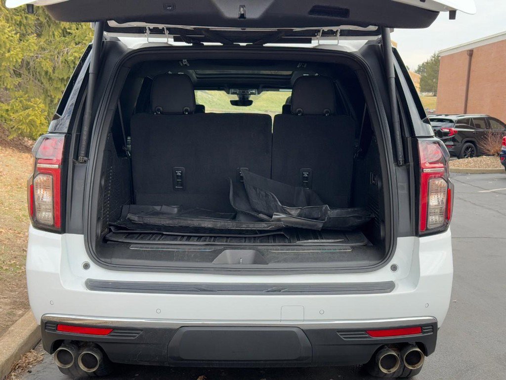 Used 2021 Chevrolet Suburban Premier w/ Premium Package image 9