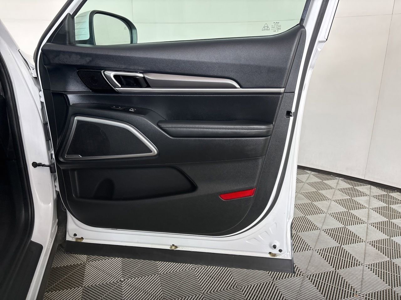 Used 2025 Kia Telluride S image 29