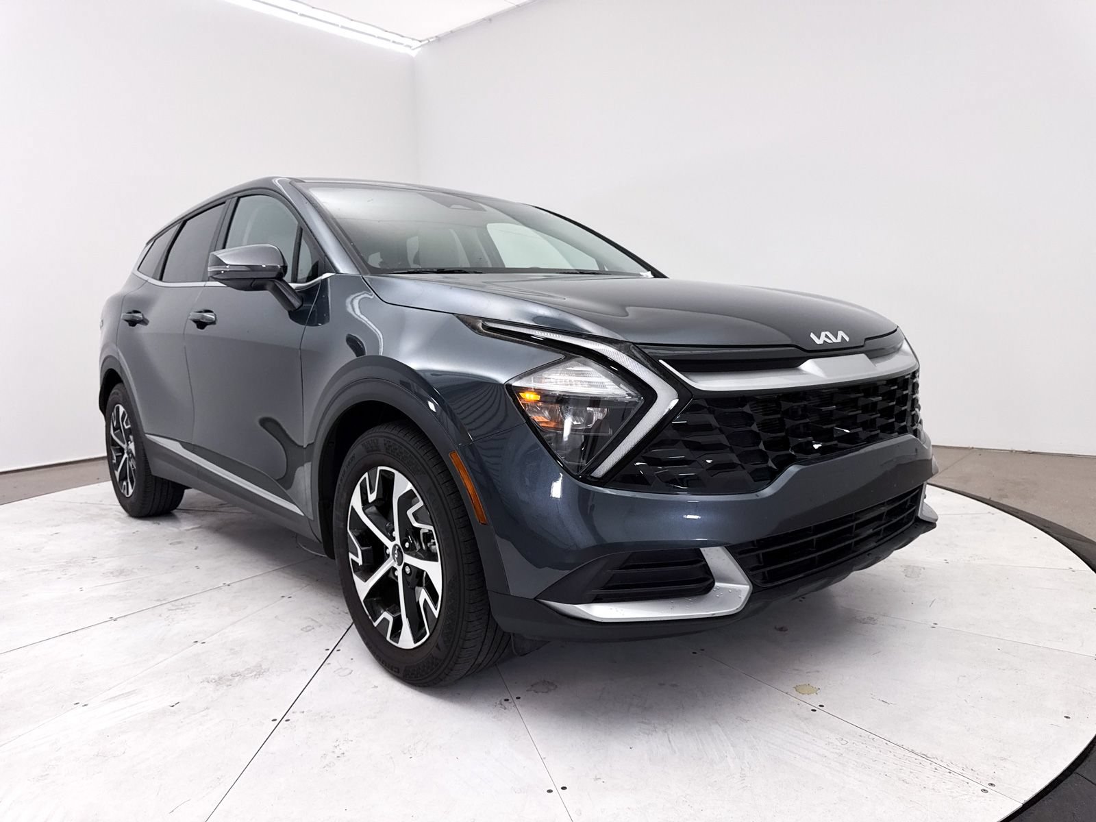 Certified 2023 Kia Sportage EX FWD image 11