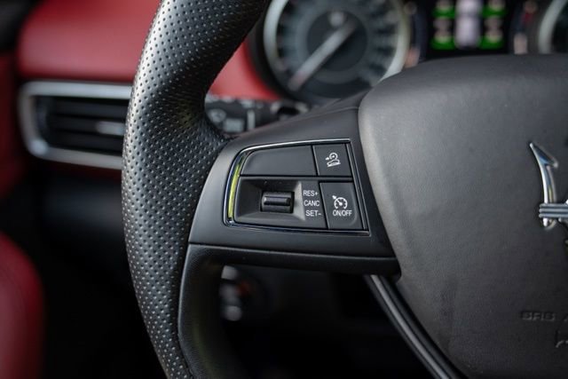 Used 2022 Maserati Levante GT AWD/4WD image 33