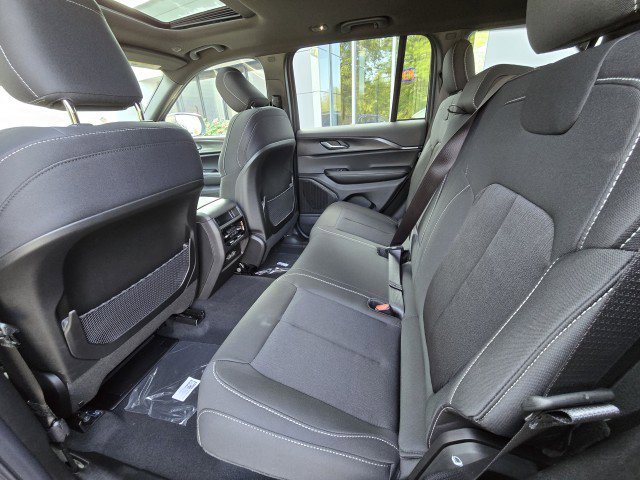 New 2025 Jeep Grand Cherokee Laredo X image 12