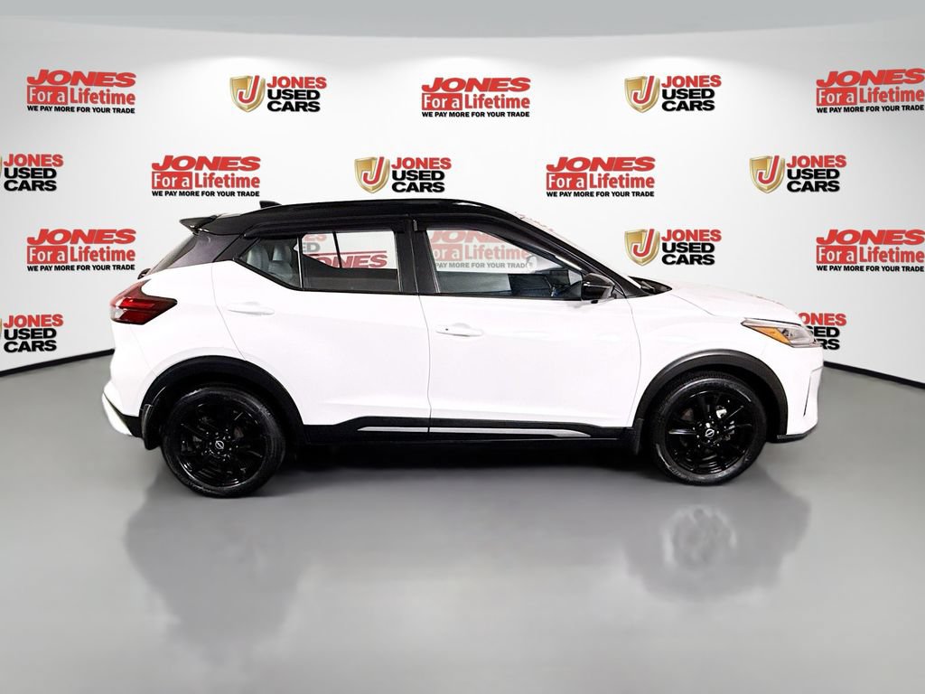Certified 2023 Nissan Kicks SR w/ SR Premium Package FWD image 16